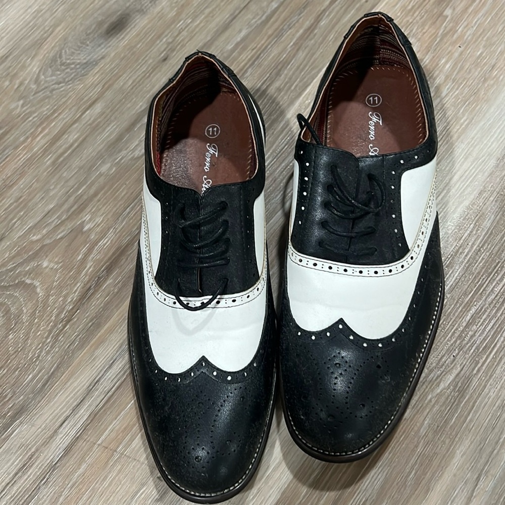 Men’s wingtips shoes